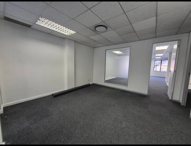 1,277M² OFFICE TO LET IN SANDTON CENTRAL